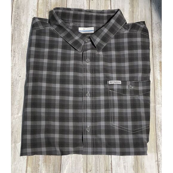 Men's Columbia Short Sleeve Button‎ Up Gray Plaid Shirt.  Size XL - Picture 1 of 7